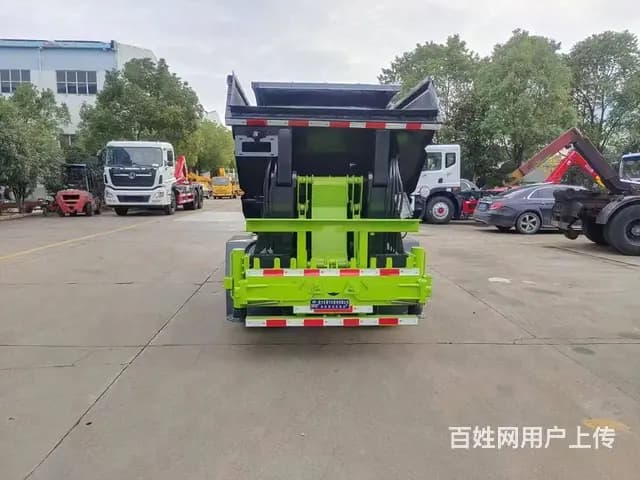 东风途逸4方无泄漏垃圾运输车 带压缩功能后装挂桶 - 图片 9